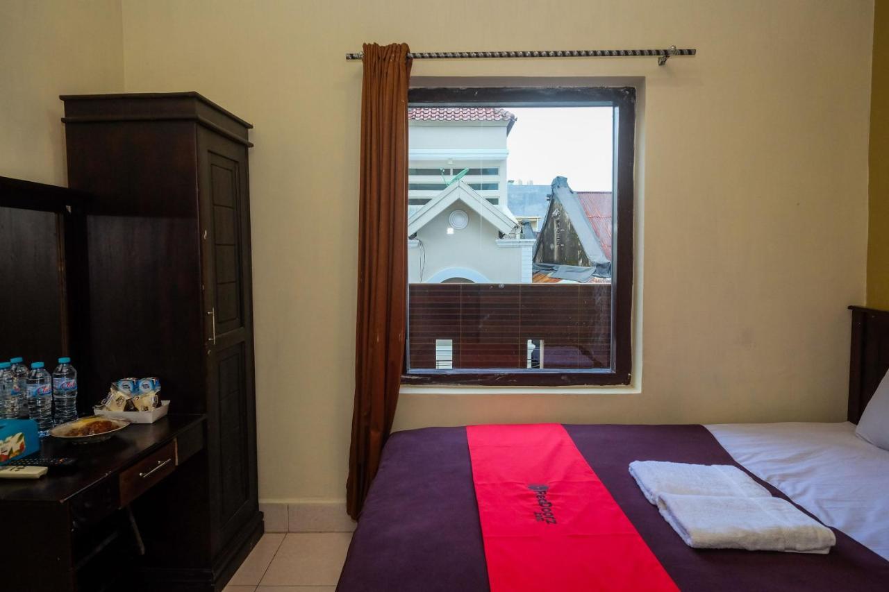 Reddoorz At Hotel Rich Parepare Near Pantai Mattirotasi Ngoại thất bức ảnh
