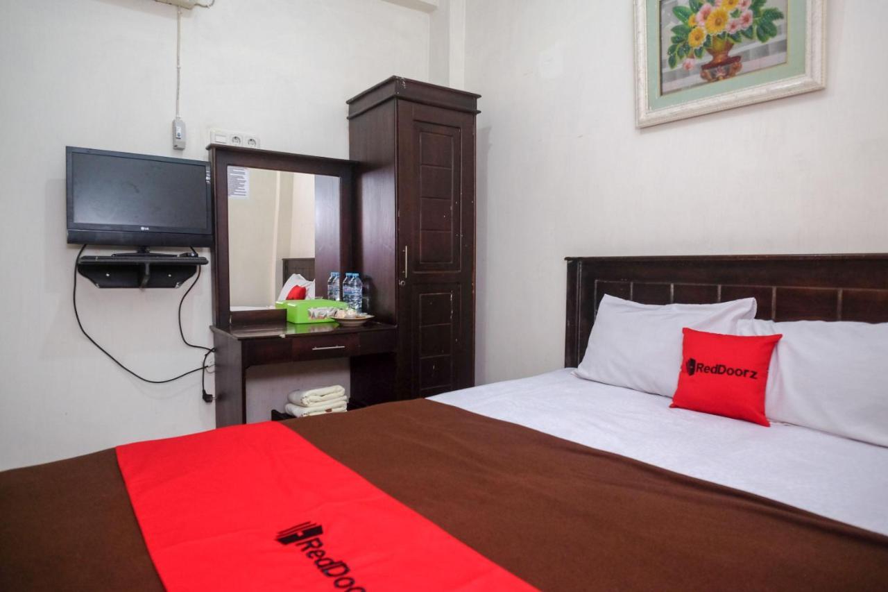 Reddoorz At Hotel Rich Parepare Near Pantai Mattirotasi Ngoại thất bức ảnh