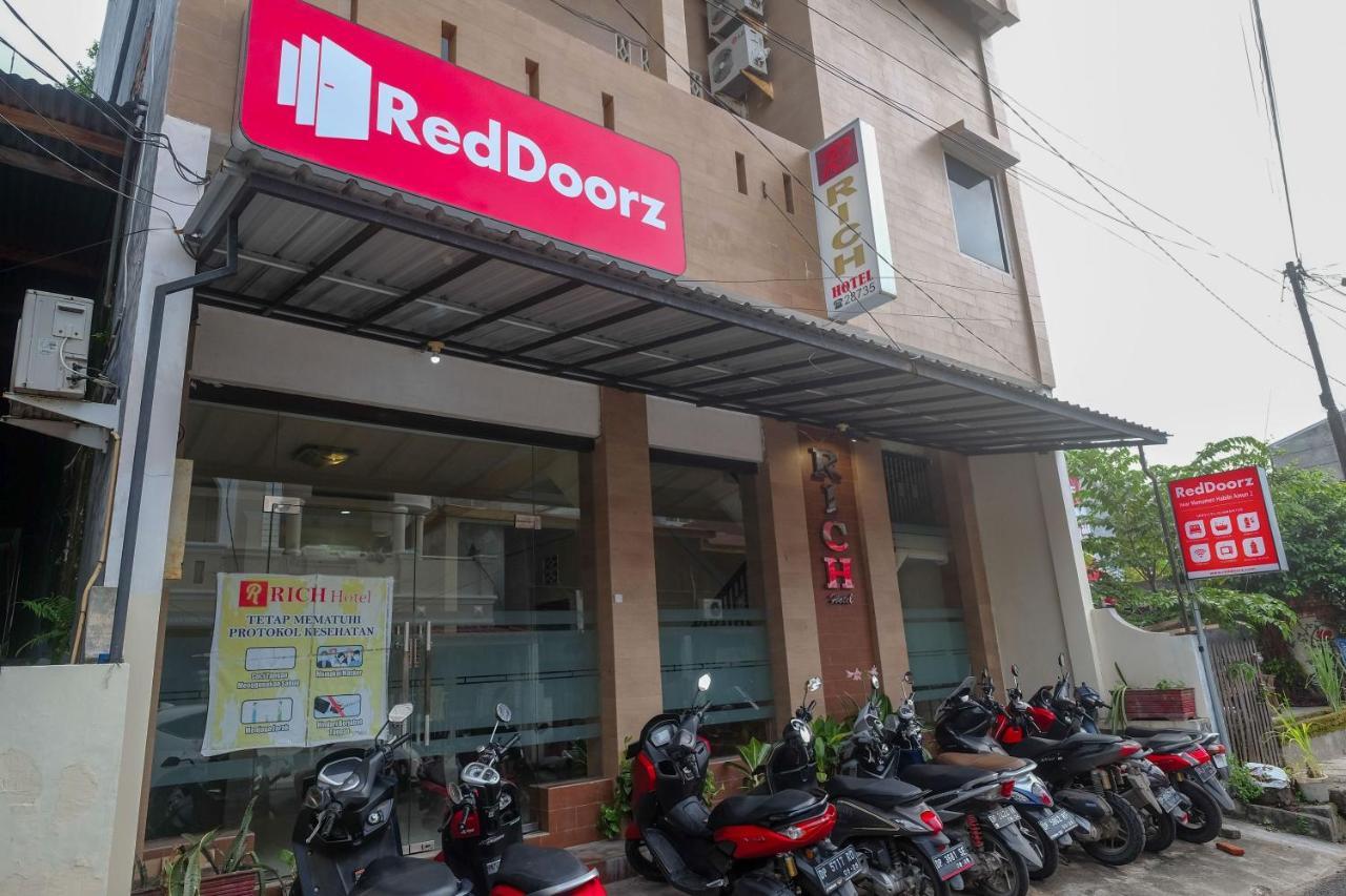 Reddoorz At Hotel Rich Parepare Near Pantai Mattirotasi Ngoại thất bức ảnh