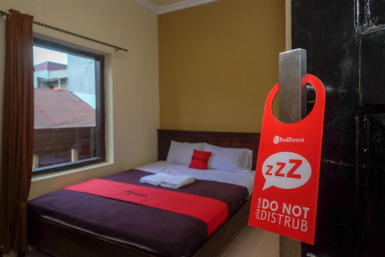 Reddoorz At Hotel Rich Parepare Near Pantai Mattirotasi Ngoại thất bức ảnh