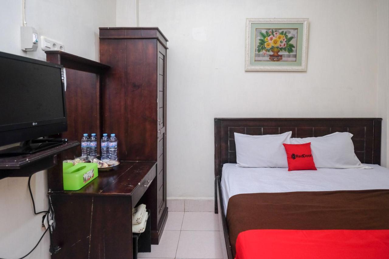 Reddoorz At Hotel Rich Parepare Near Pantai Mattirotasi Ngoại thất bức ảnh