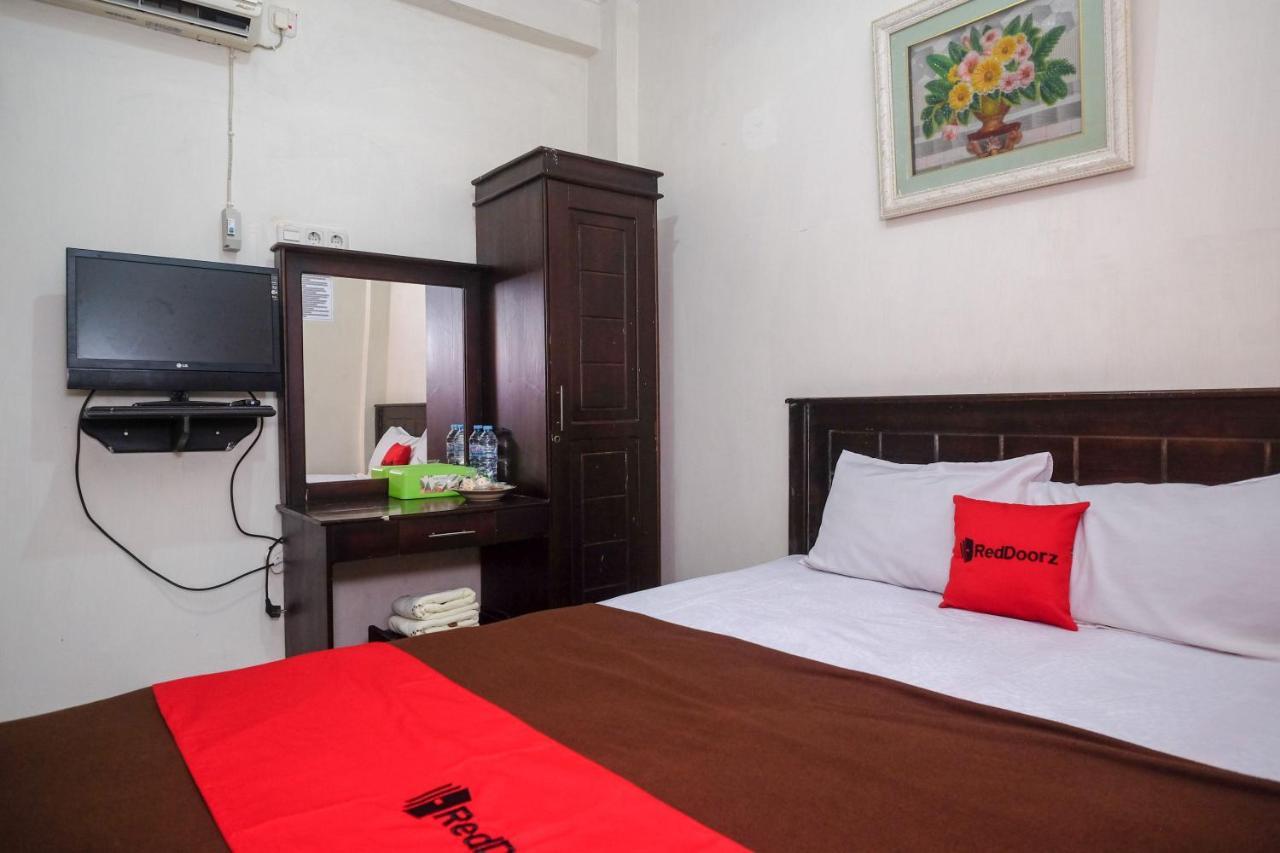 Reddoorz At Hotel Rich Parepare Near Pantai Mattirotasi Ngoại thất bức ảnh
