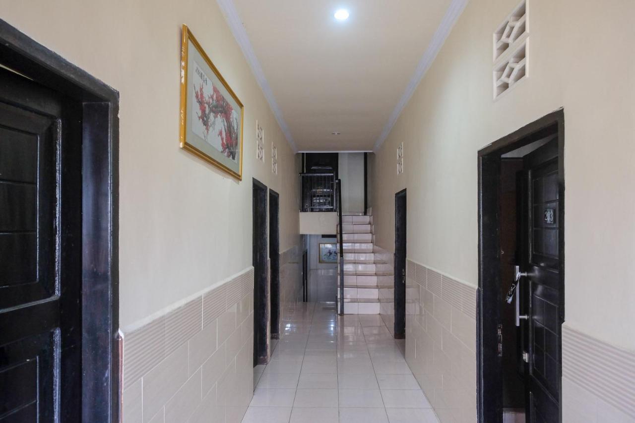 Reddoorz At Hotel Rich Parepare Near Pantai Mattirotasi Ngoại thất bức ảnh