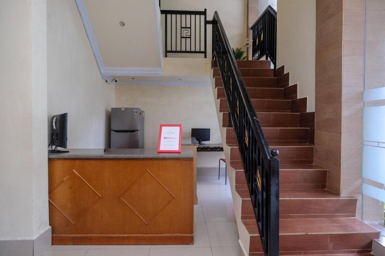 Reddoorz At Hotel Rich Parepare Near Pantai Mattirotasi Ngoại thất bức ảnh