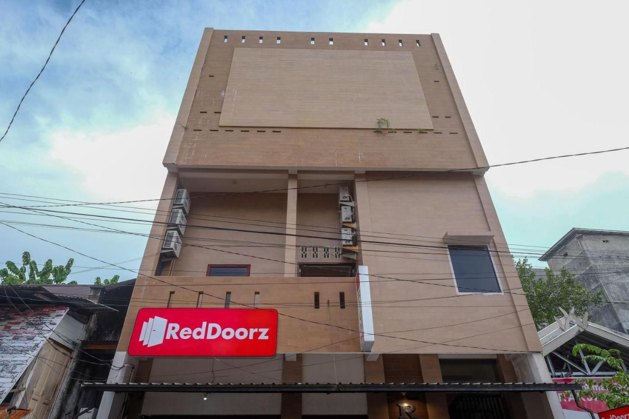 Reddoorz At Hotel Rich Parepare Near Pantai Mattirotasi Ngoại thất bức ảnh